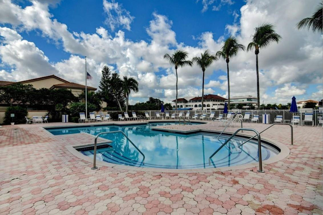 6688 Via Regina, Boca Raton FL 33433