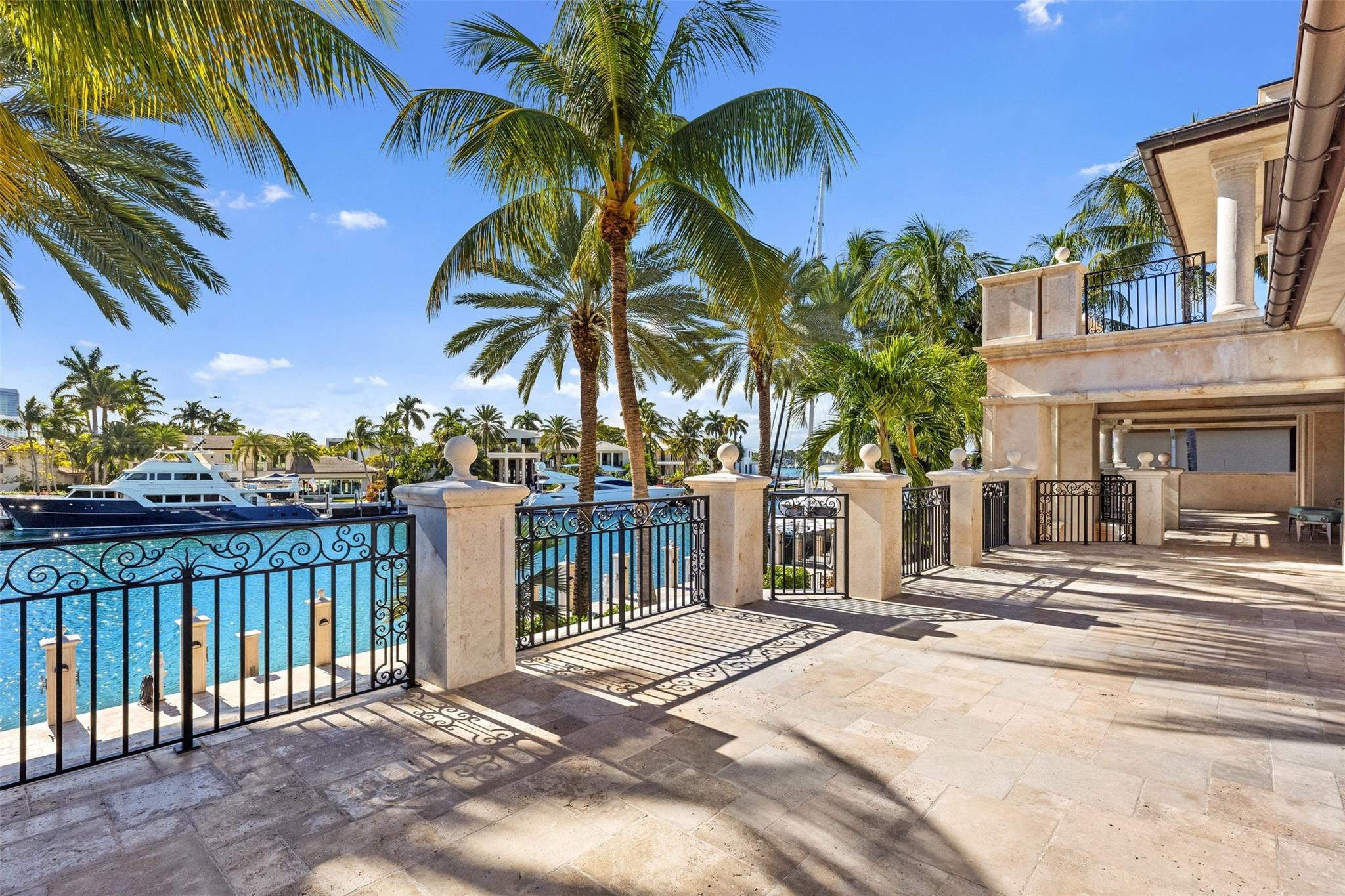 2430 Del Lago, Fort Lauderdale FL 33316