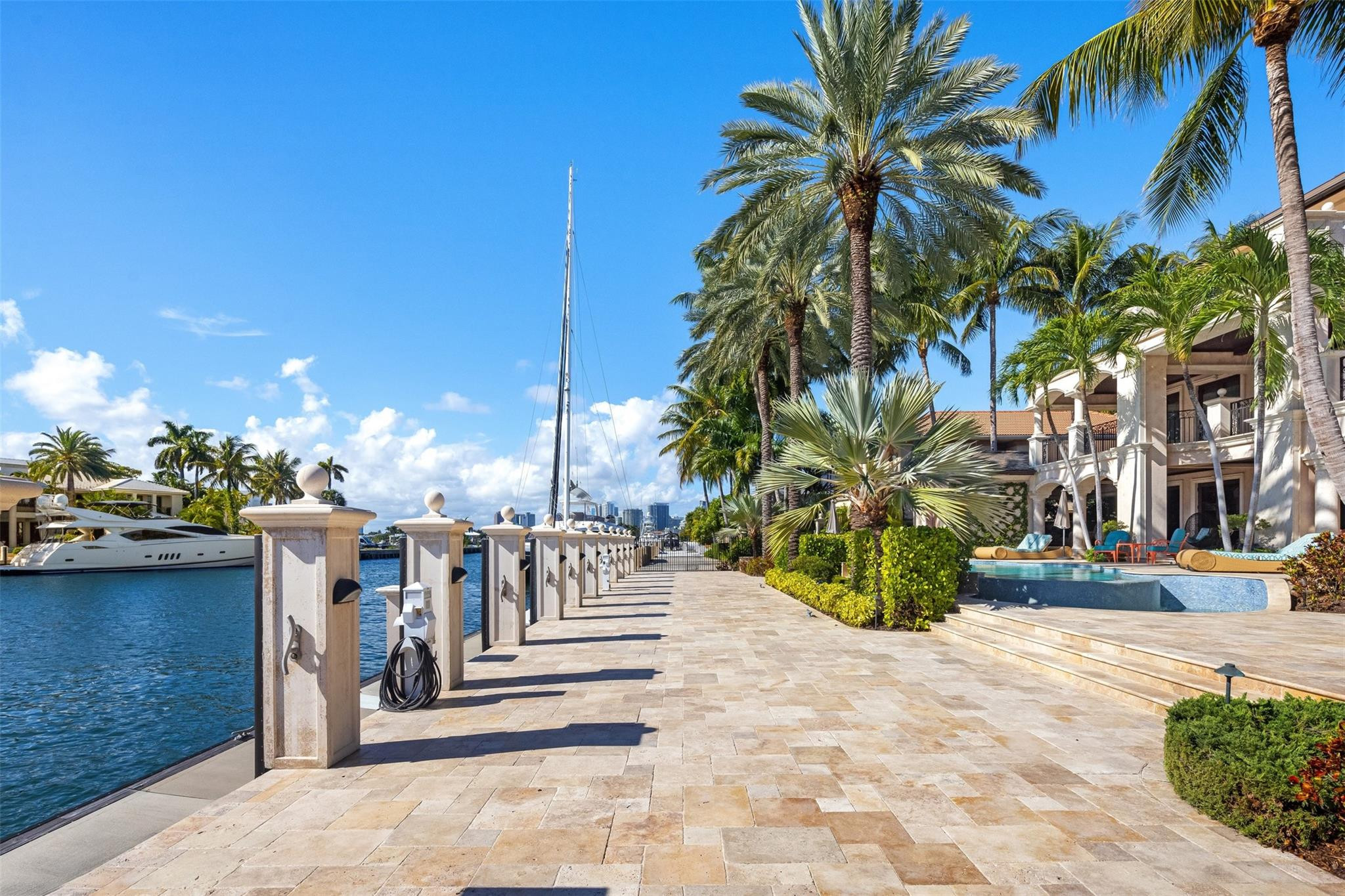 2430 Del Lago, Fort Lauderdale FL 33316