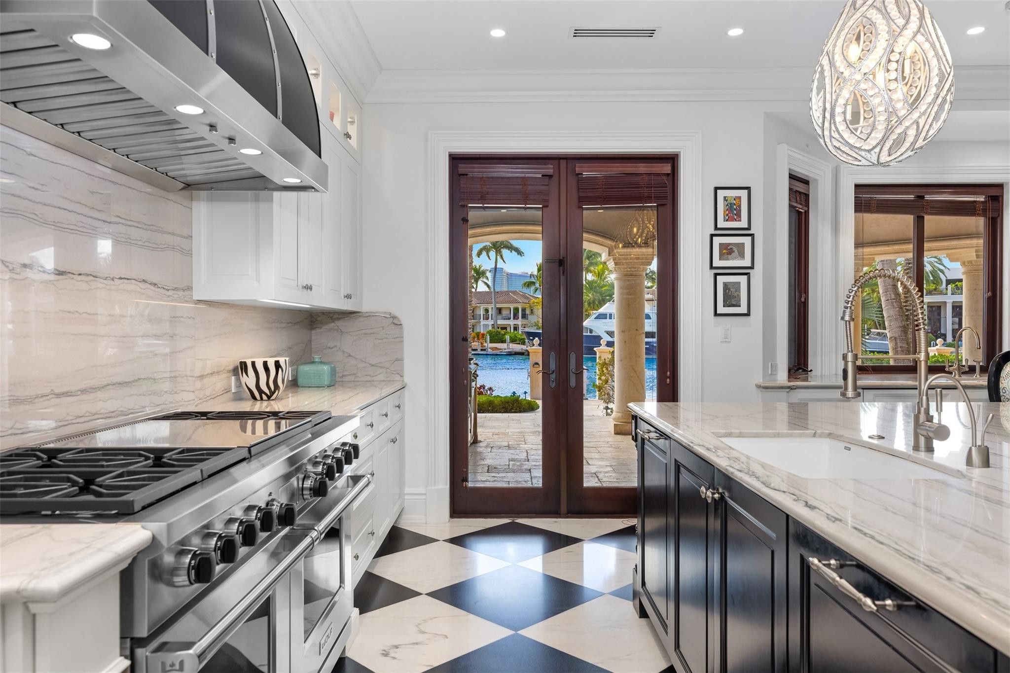 2430 Del Lago, Fort Lauderdale FL 33316