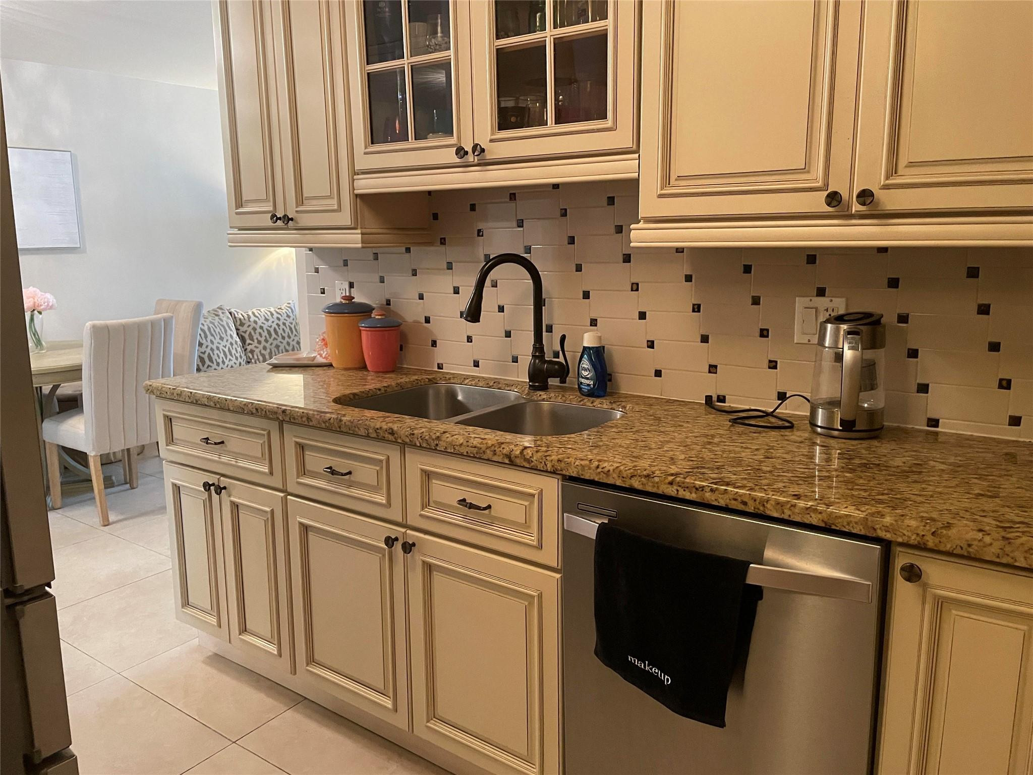6407 Bay Club #Apt 1, Fort Lauderdale FL 33308