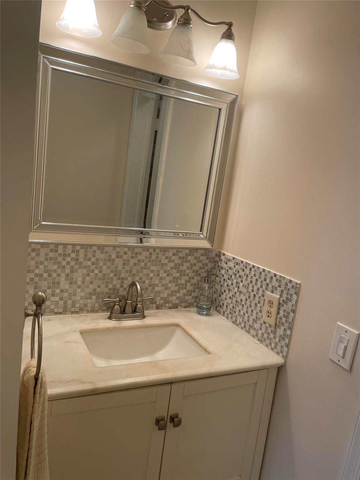 6407 Bay Club #Apt 1, Fort Lauderdale FL 33308