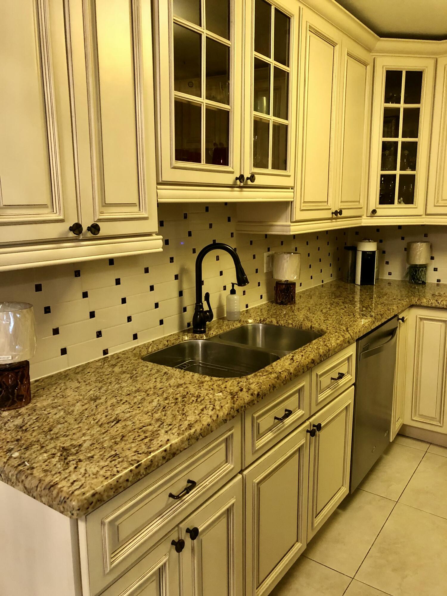 6407 Bay Club #Apt 1, Fort Lauderdale FL 33308