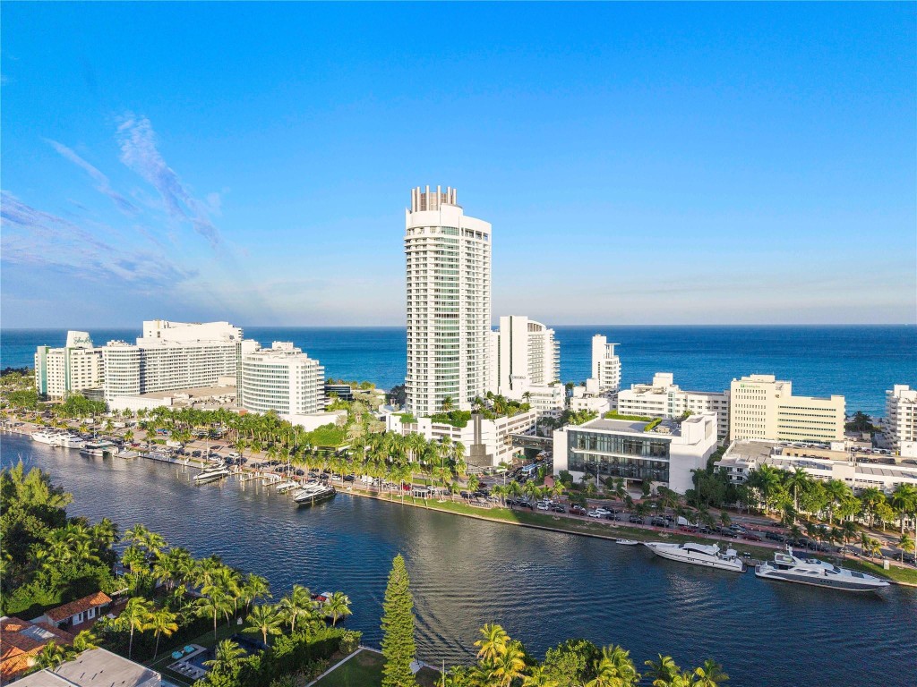 4401 Collins #2701, Miami Beach FL 33140