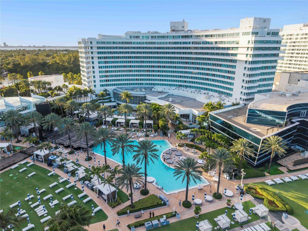 4401 Collins #2701, Miami Beach FL 33140