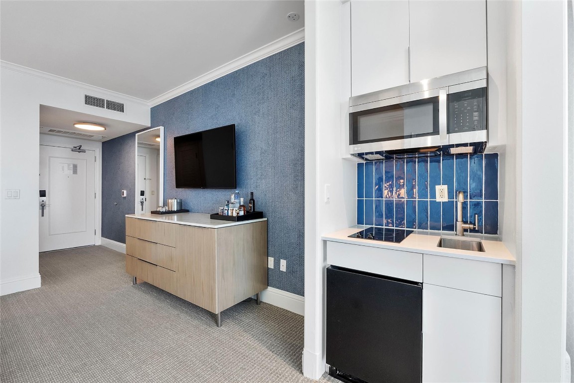 4401 Collins #2701, Miami Beach FL 33140