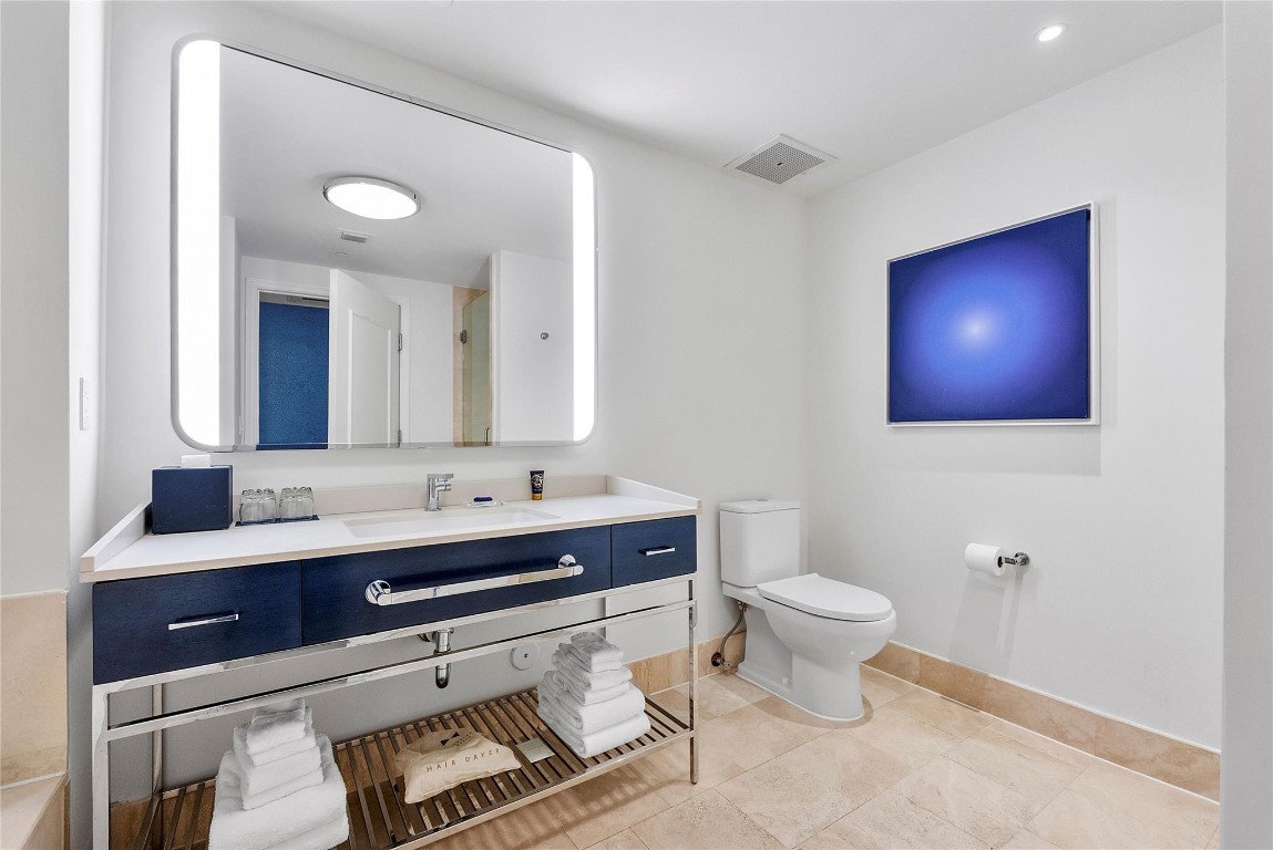 4401 Collins #2701, Miami Beach FL 33140