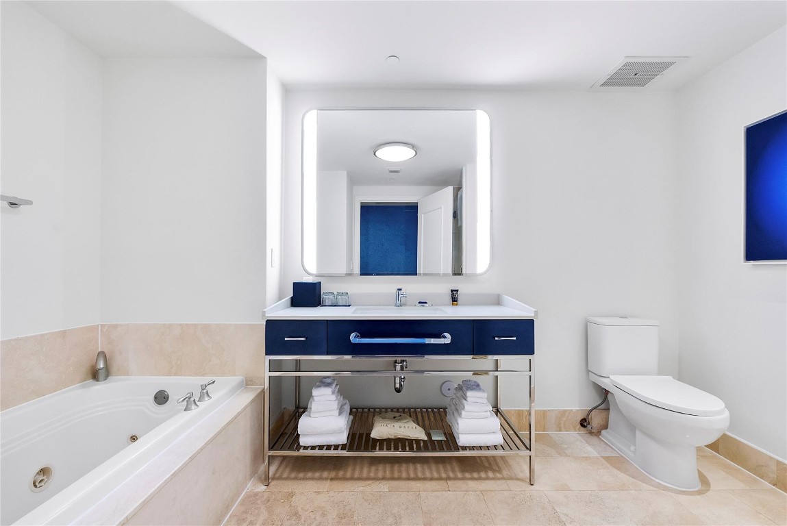 4401 Collins #2701, Miami Beach FL 33140