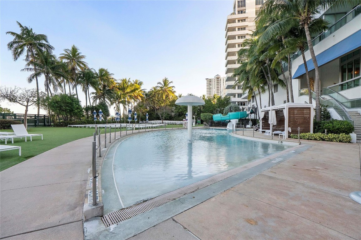 4401 Collins #2701, Miami Beach FL 33140