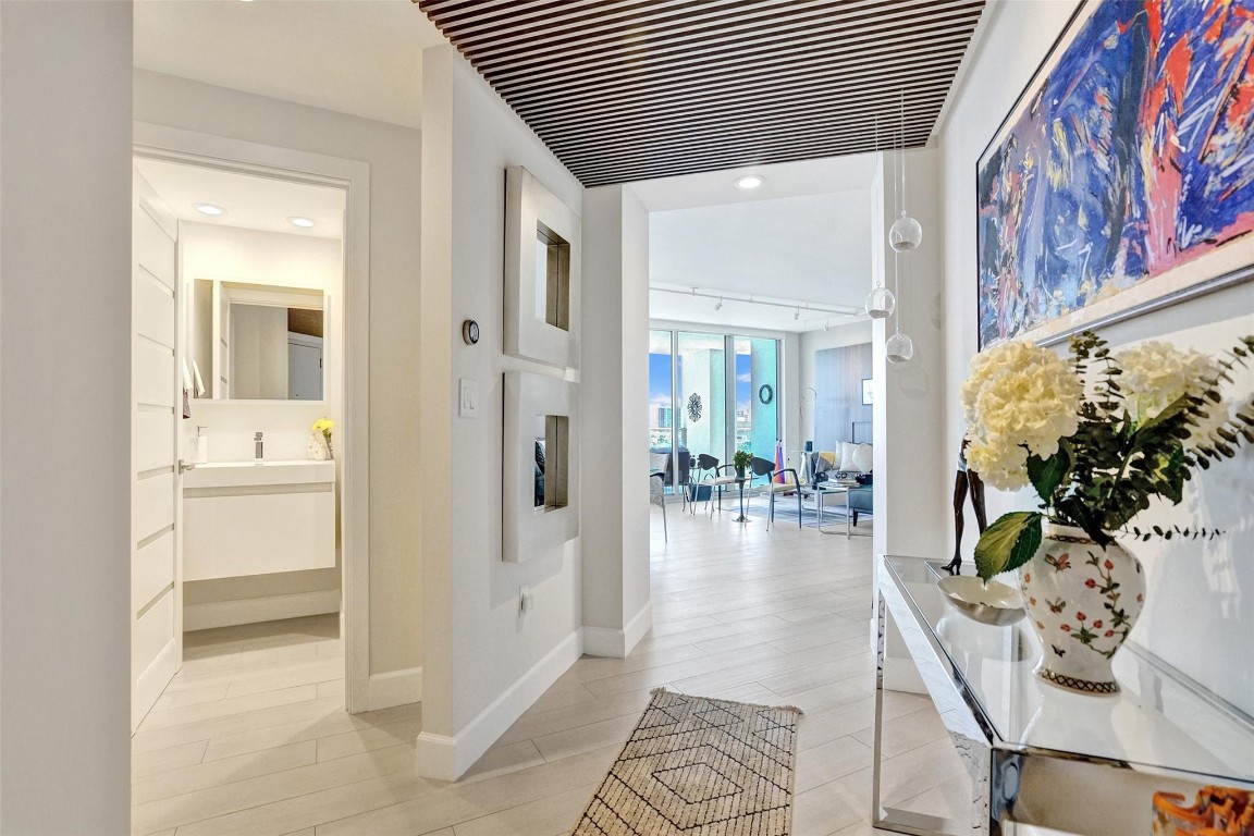 1180 N Federal #804, Fort Lauderdale FL 33304