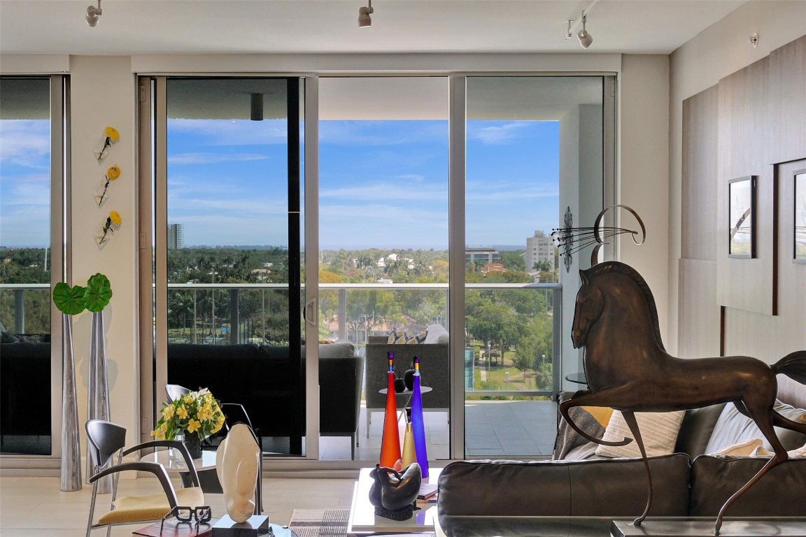 1180 N Federal #804, Fort Lauderdale FL 33304