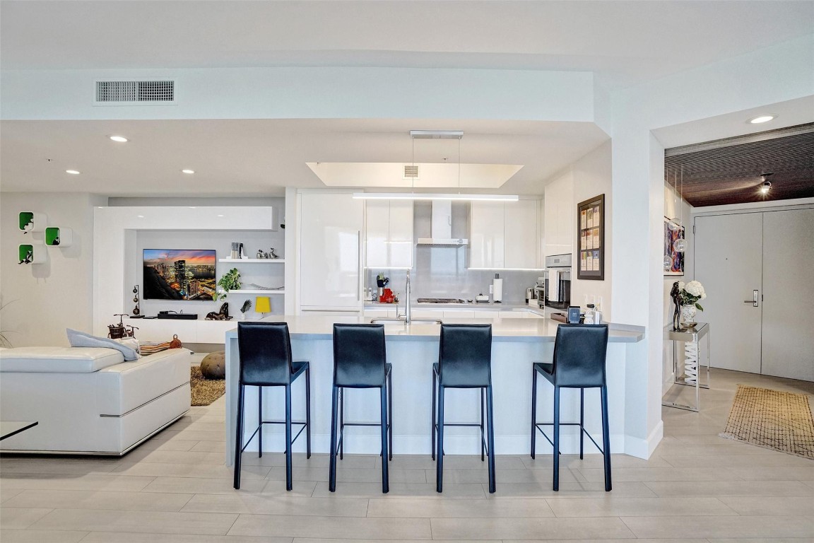 1180 N Federal #804, Fort Lauderdale FL 33304