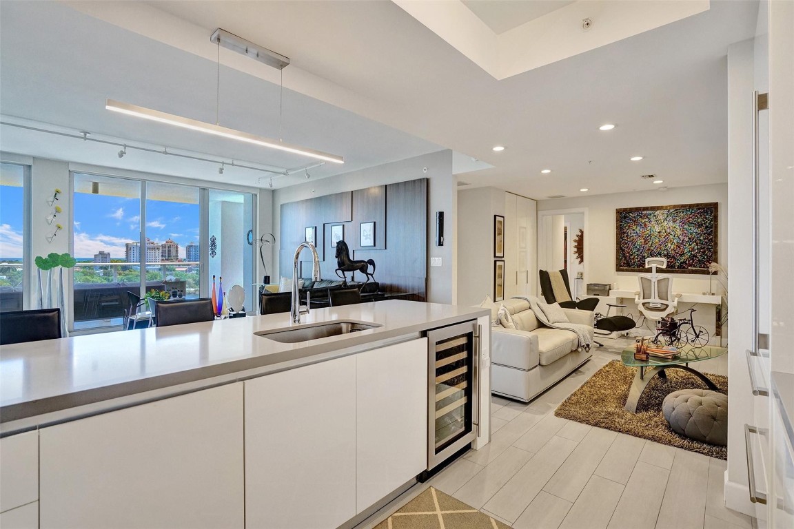 1180 N Federal #804, Fort Lauderdale FL 33304