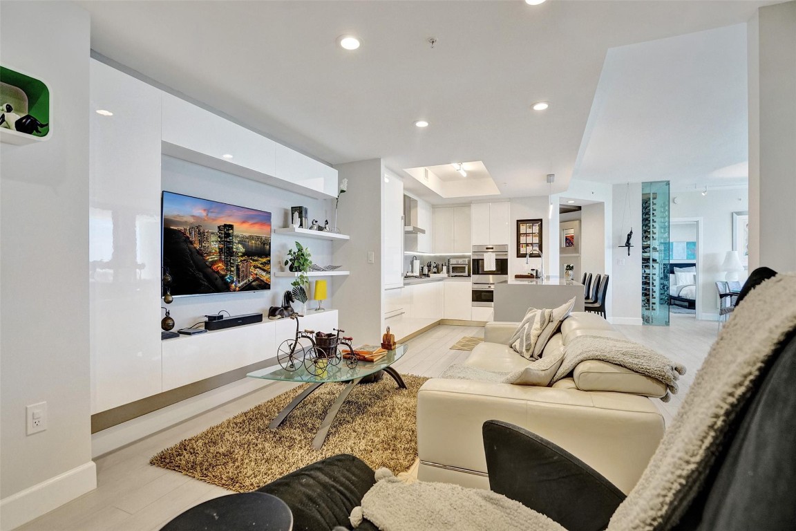 1180 N Federal #804, Fort Lauderdale FL 33304
