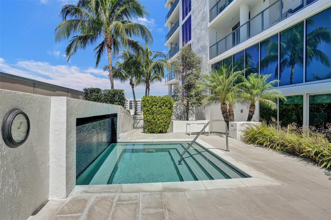 1180 N Federal #804, Fort Lauderdale FL 33304