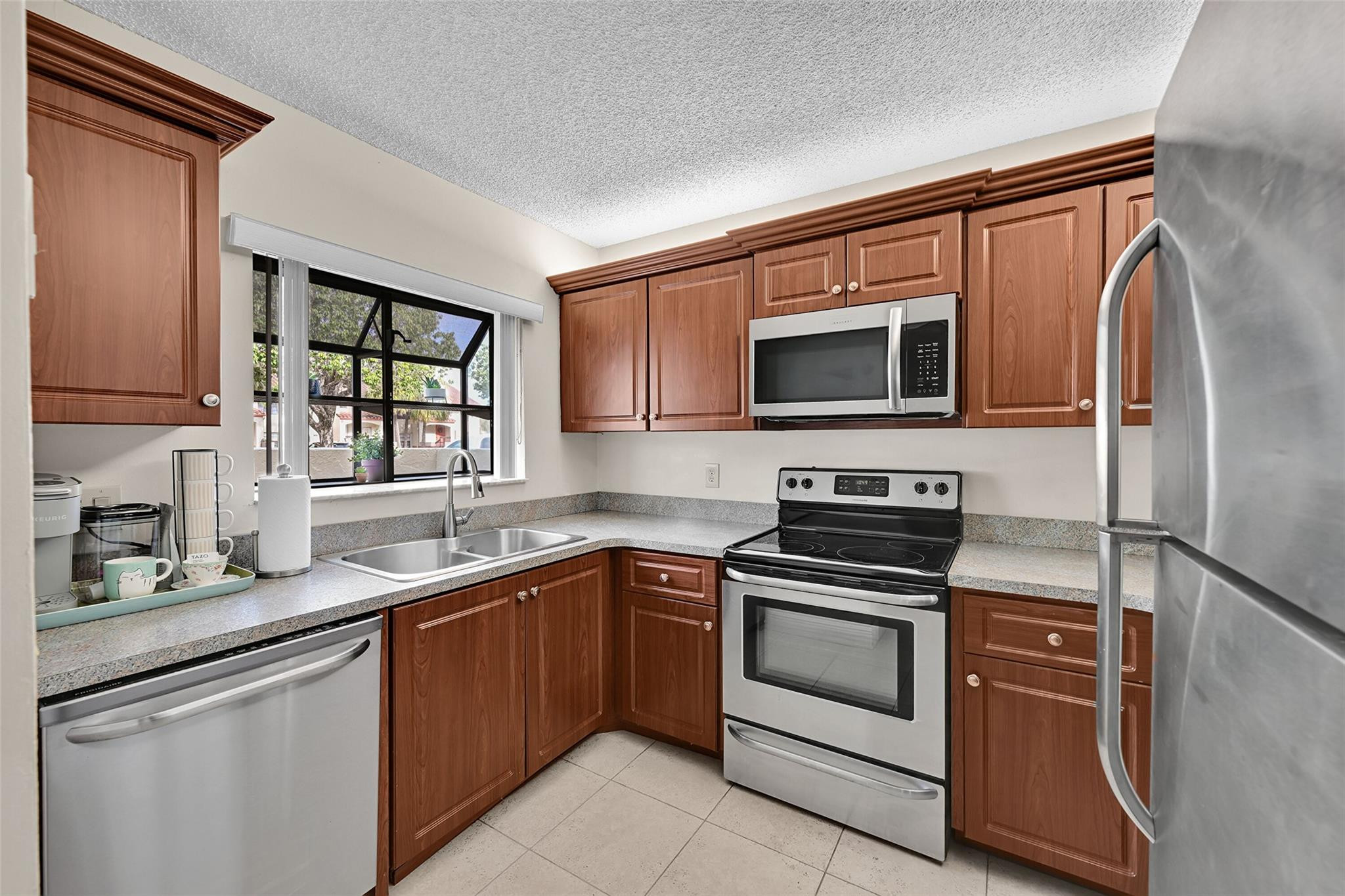 1901 Congressional #1901, Deerfield Beach FL 33442