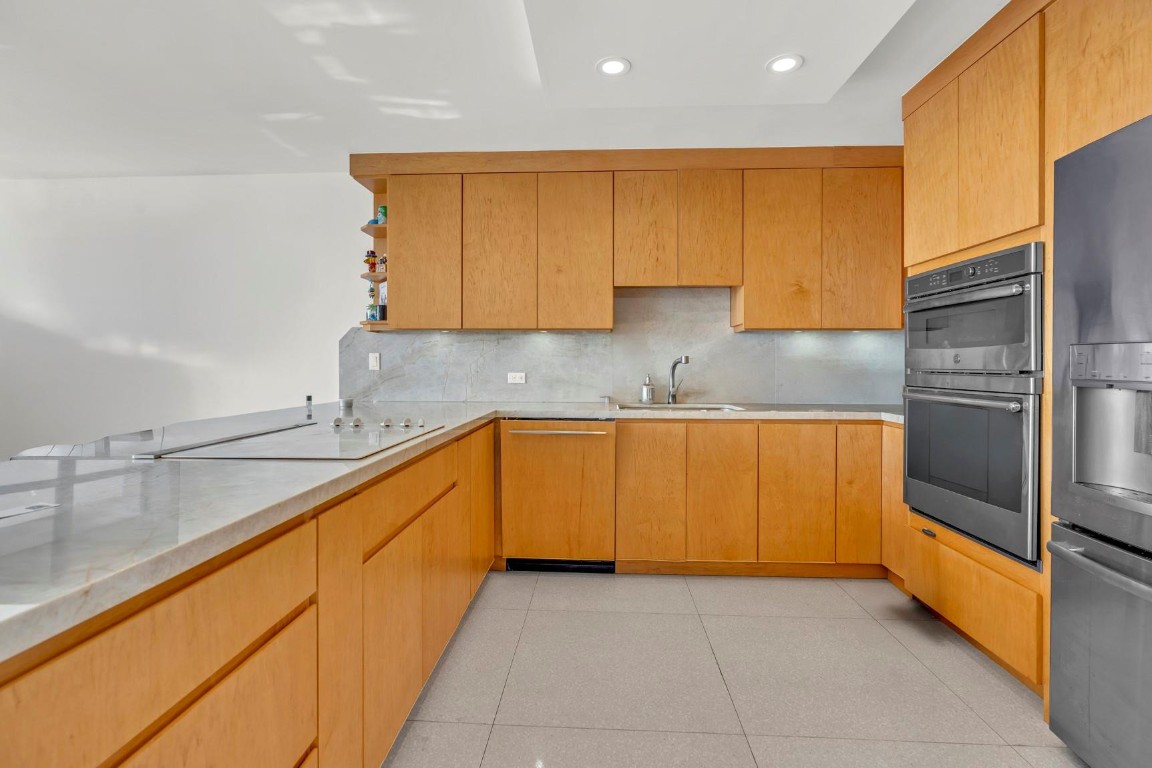 11930 N Bayshore #404, North Miami FL 33181