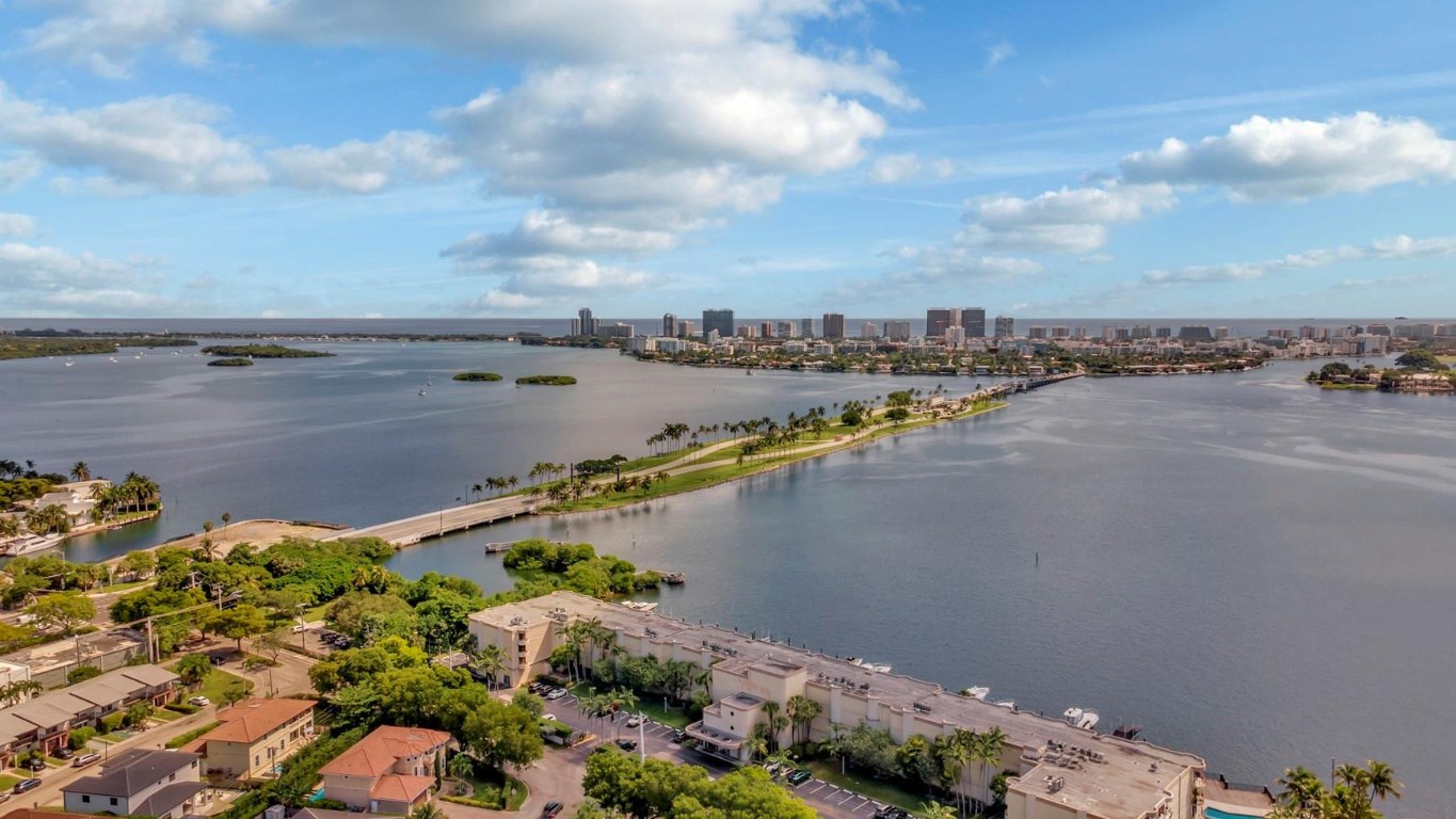 11930 N Bayshore #404, North Miami FL 33181