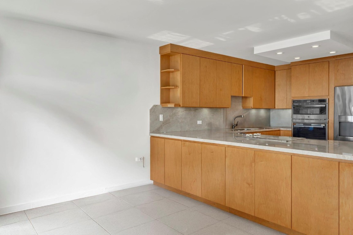 11930 N Bayshore #404, North Miami FL 33181