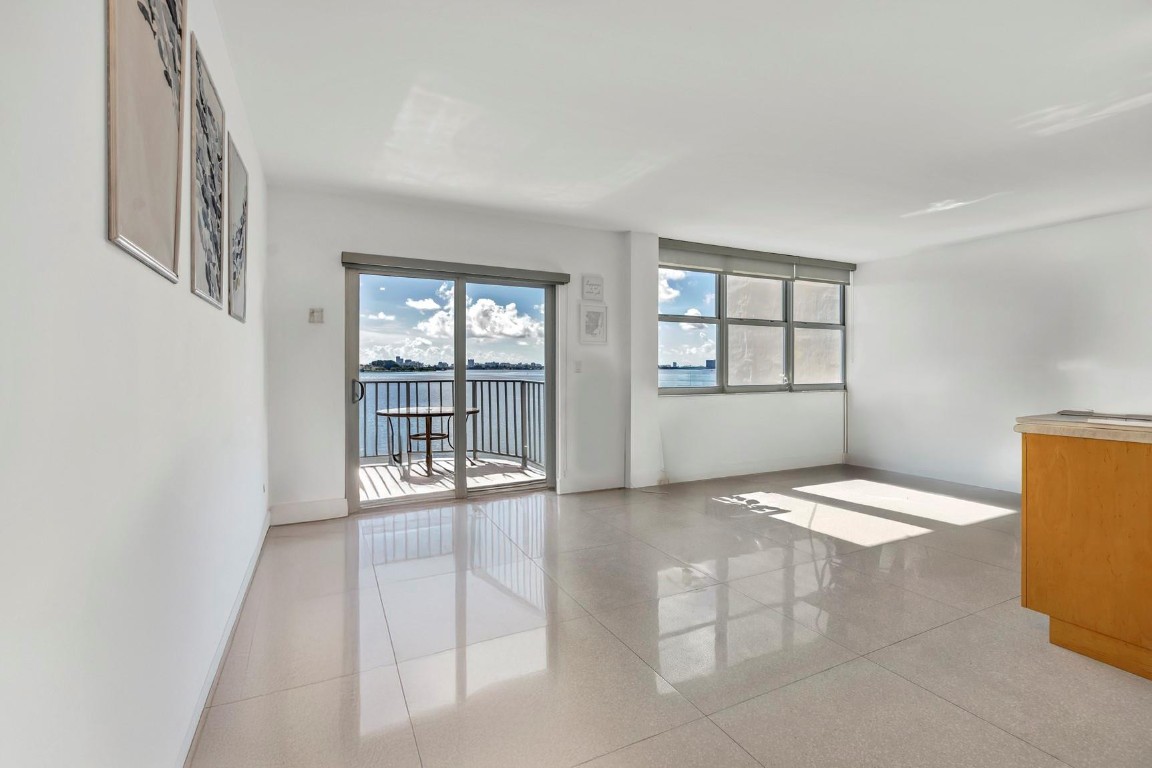 11930 N Bayshore #404, North Miami FL 33181