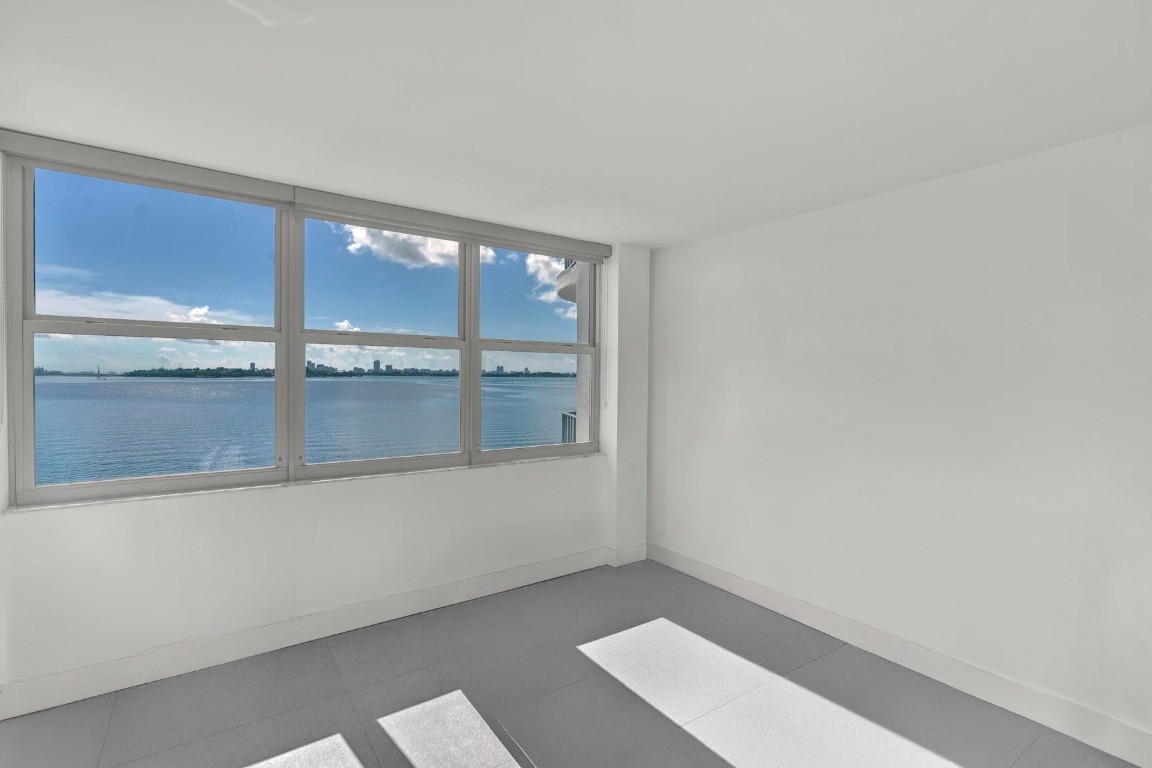 11930 N Bayshore #404, North Miami FL 33181