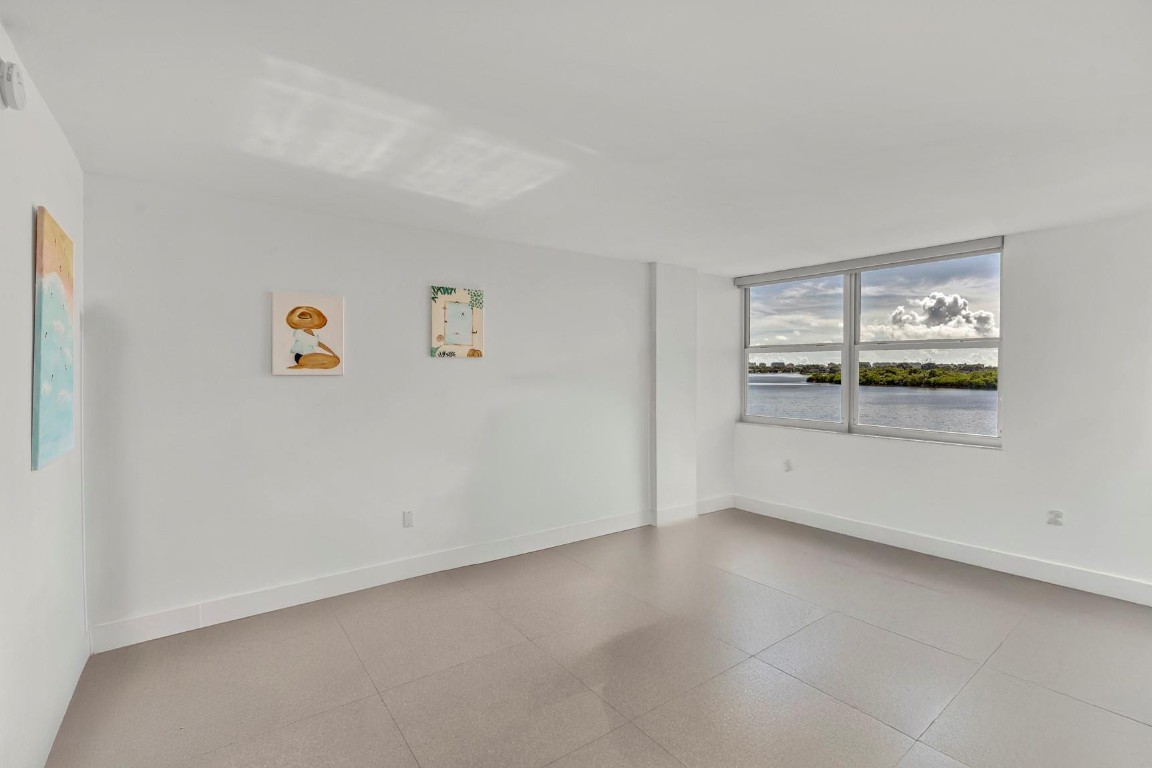 11930 N Bayshore #404, North Miami FL 33181
