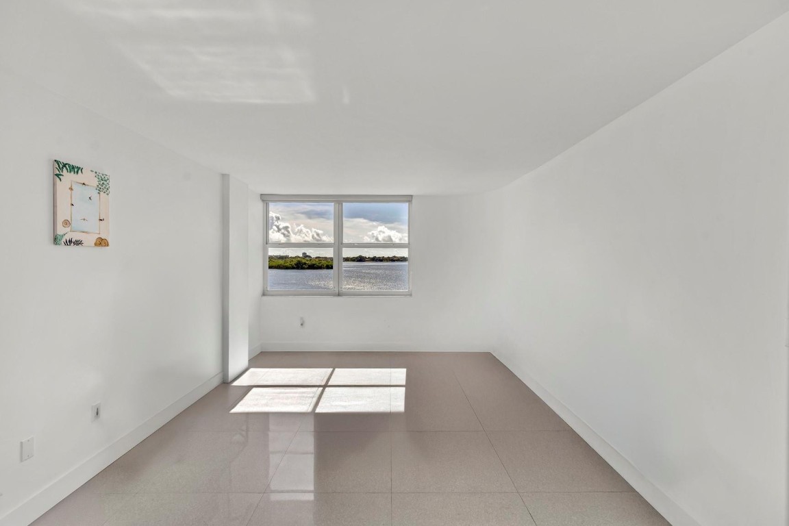 11930 N Bayshore #404, North Miami FL 33181