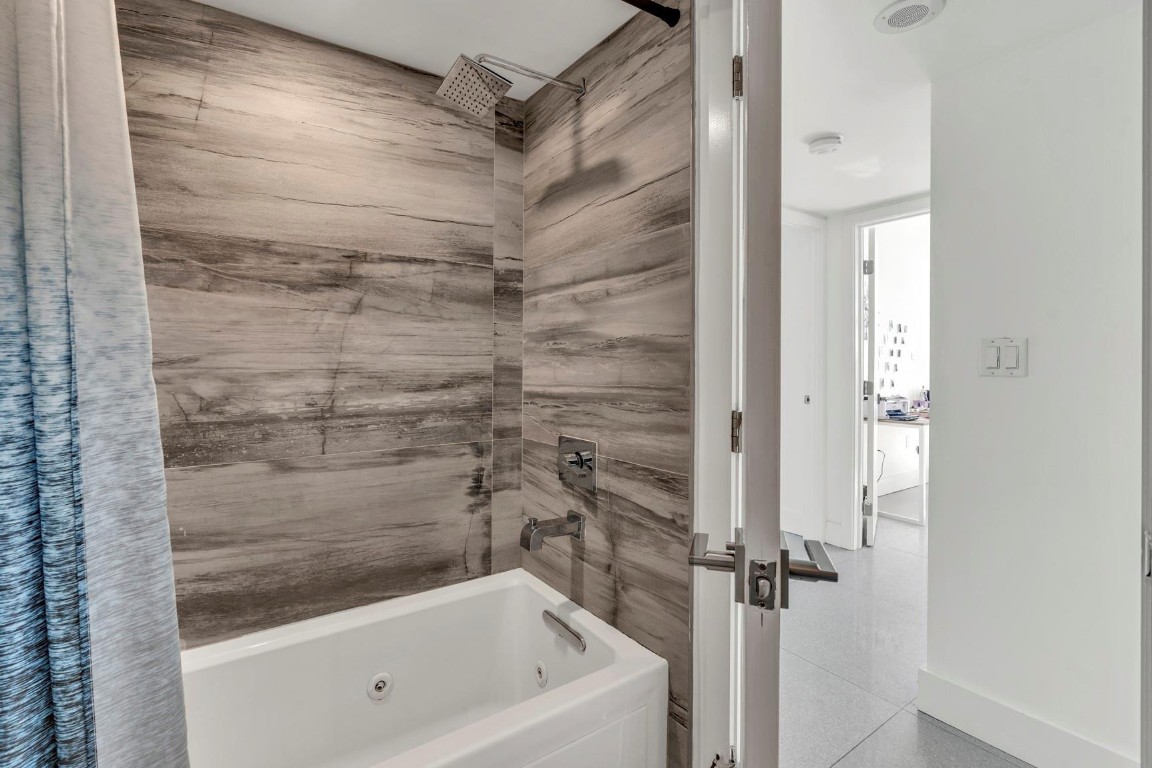 11930 N Bayshore #404, North Miami FL 33181