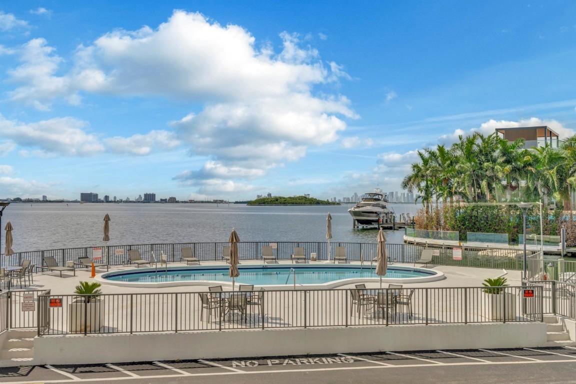 11930 N Bayshore #404, North Miami FL 33181