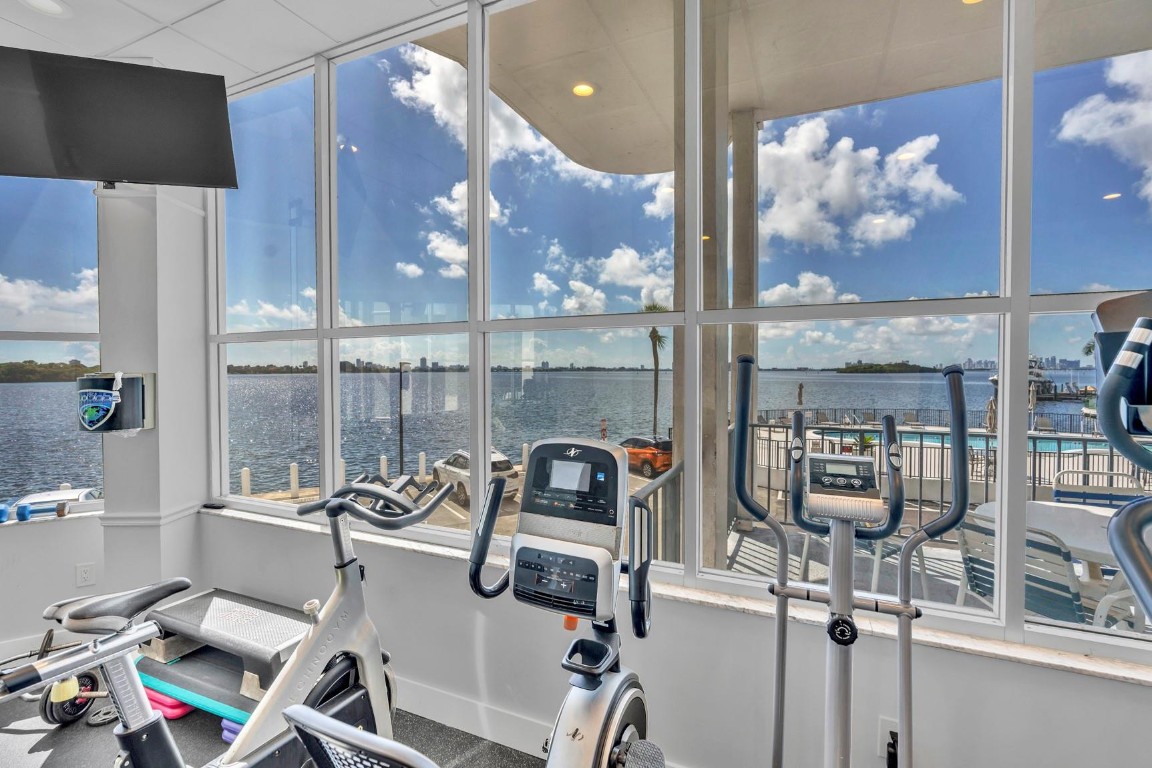 11930 N Bayshore #404, North Miami FL 33181