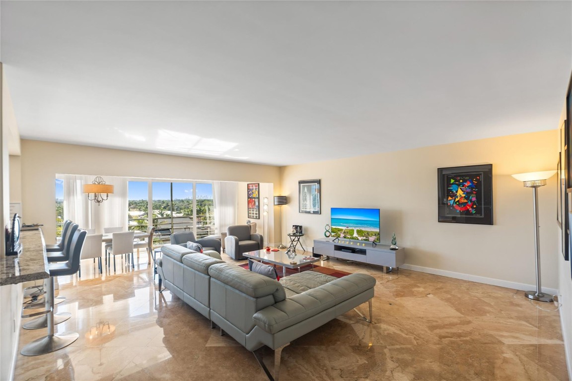3050 NE 47th #606, Fort Lauderdale FL 33308