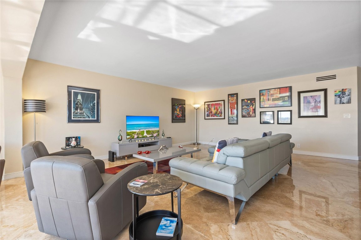 3050 NE 47th #606, Fort Lauderdale FL 33308