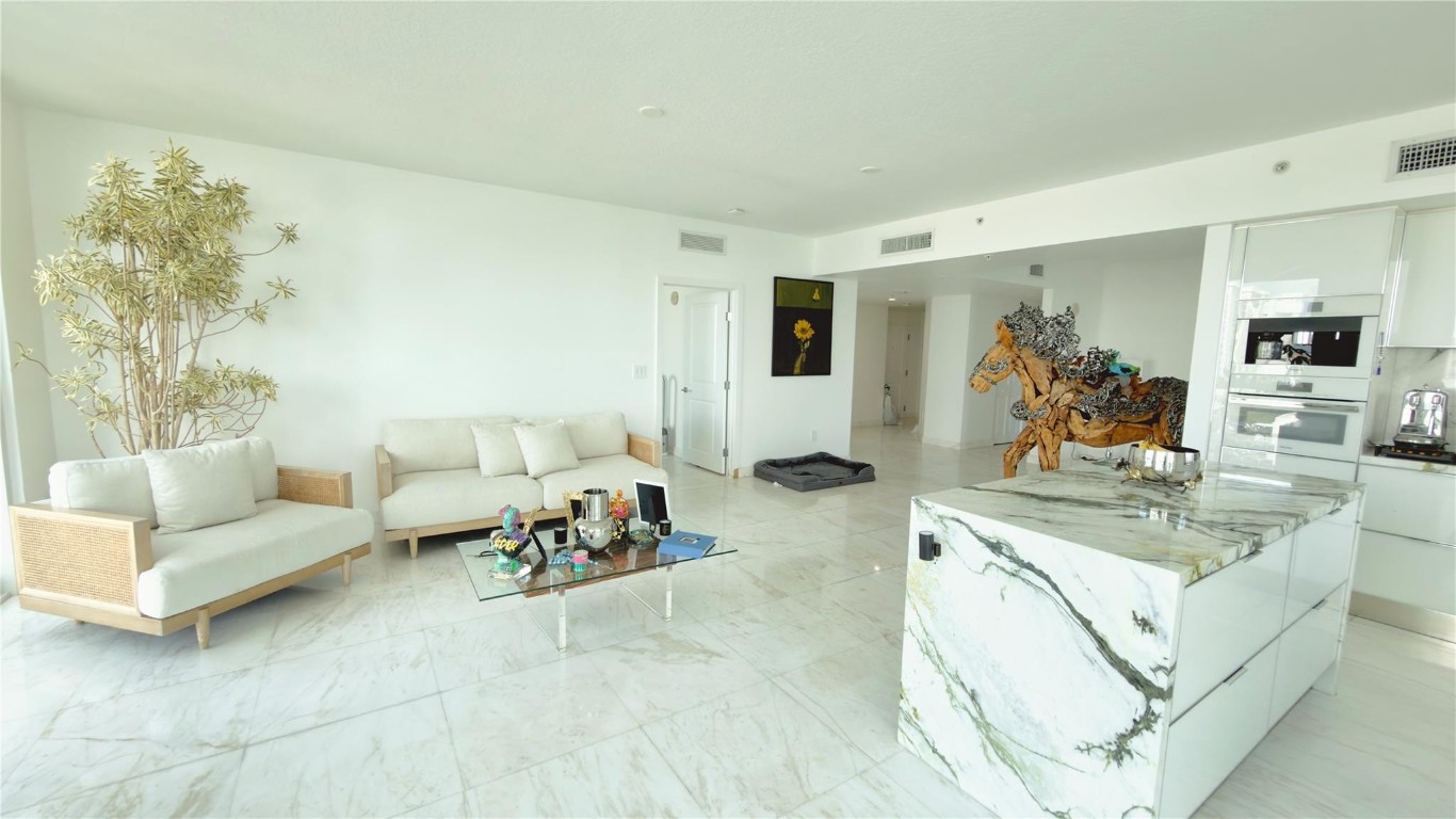 7910 Harbor Island #805, North Bay Village FL 33141