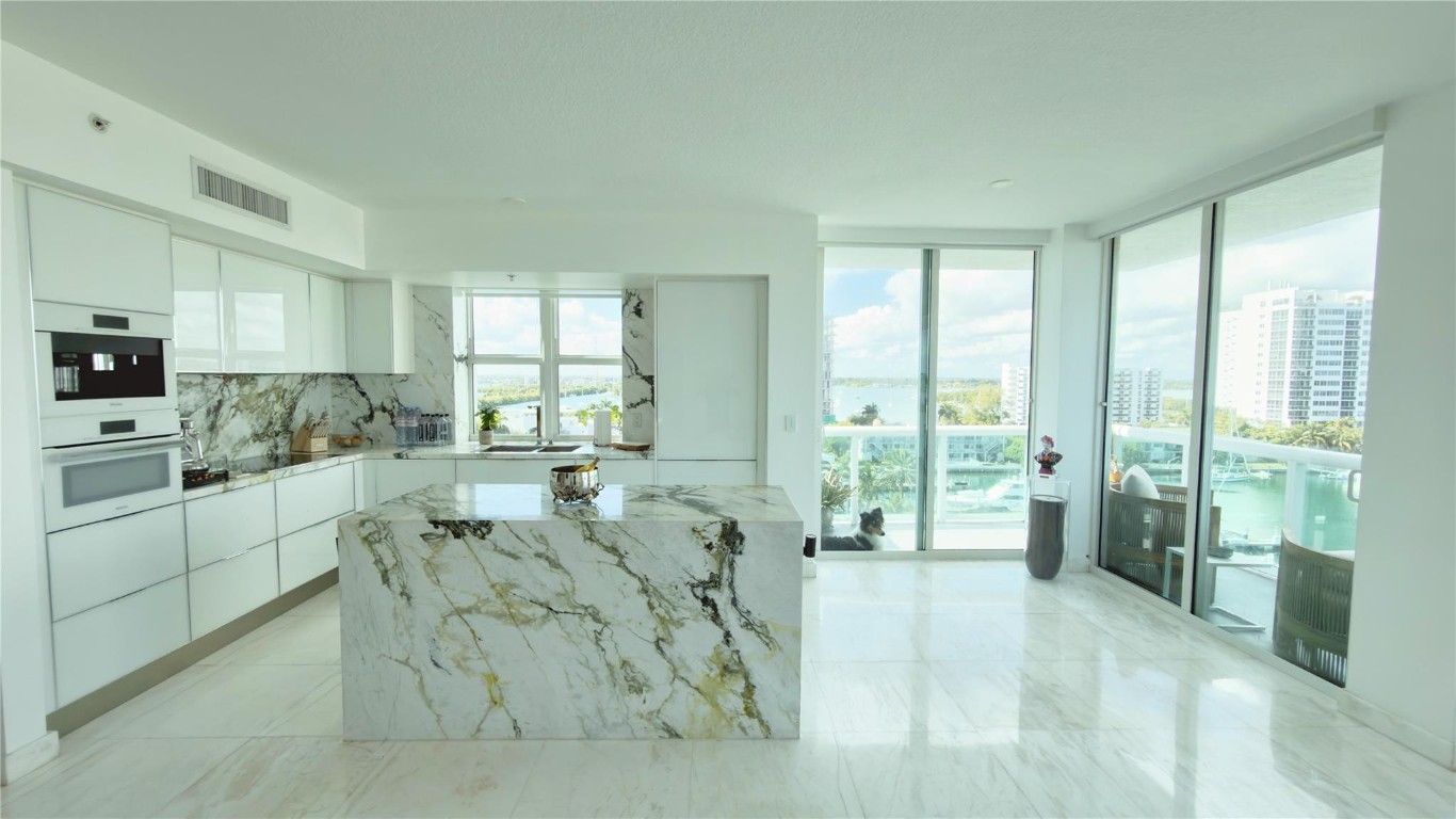 7910 Harbor Island #805, North Bay Village FL 33141
