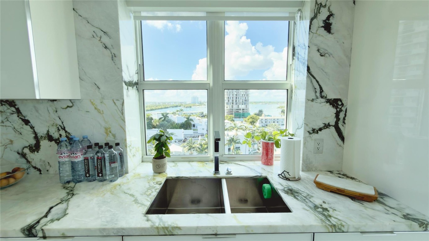 7910 Harbor Island #805, North Bay Village FL 33141