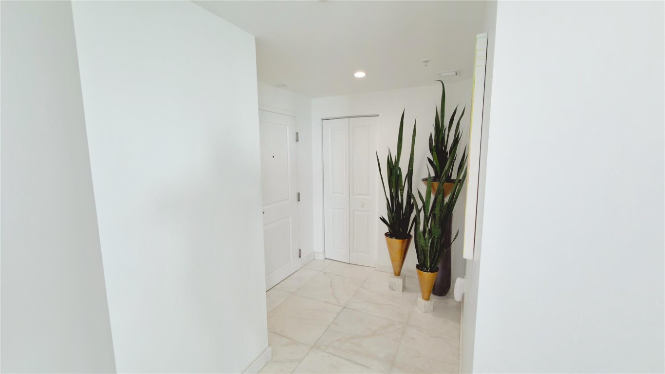 7910 Harbor Island #805, North Bay Village FL 33141
