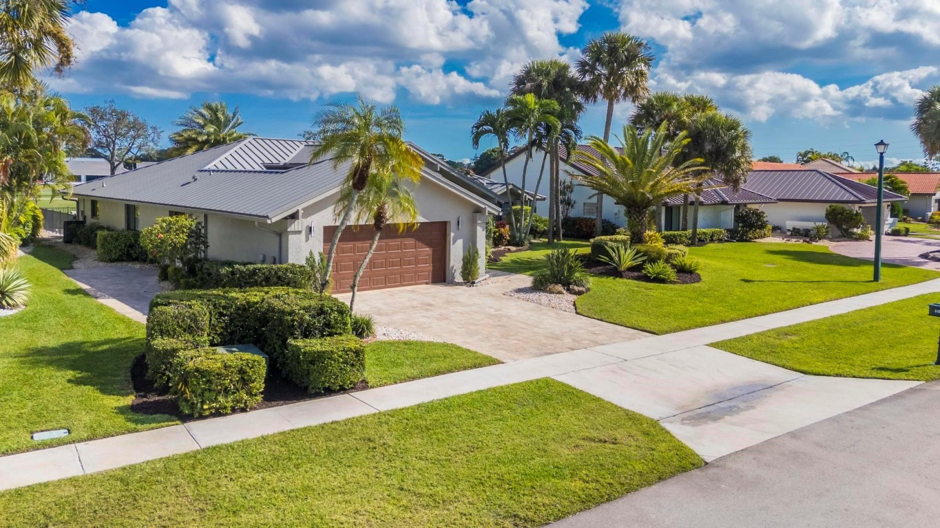 10851 Boca Woods, Boca Raton FL 33428