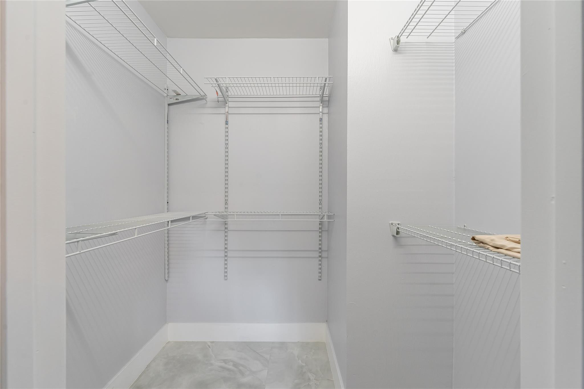 9523 S Hollybrook Lake #102, Pembroke Pines FL 33025