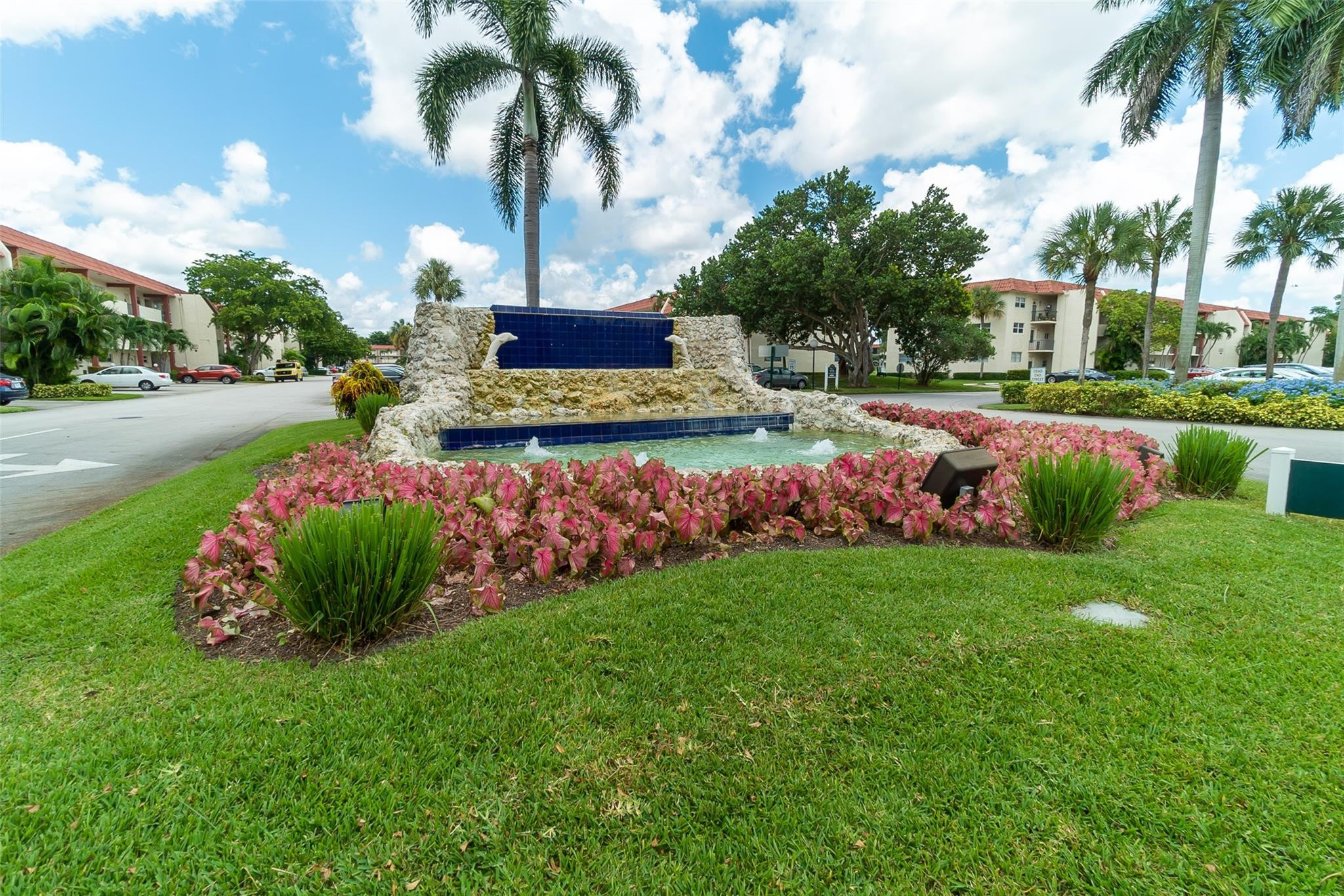 9523 S Hollybrook Lake #102, Pembroke Pines FL 33025