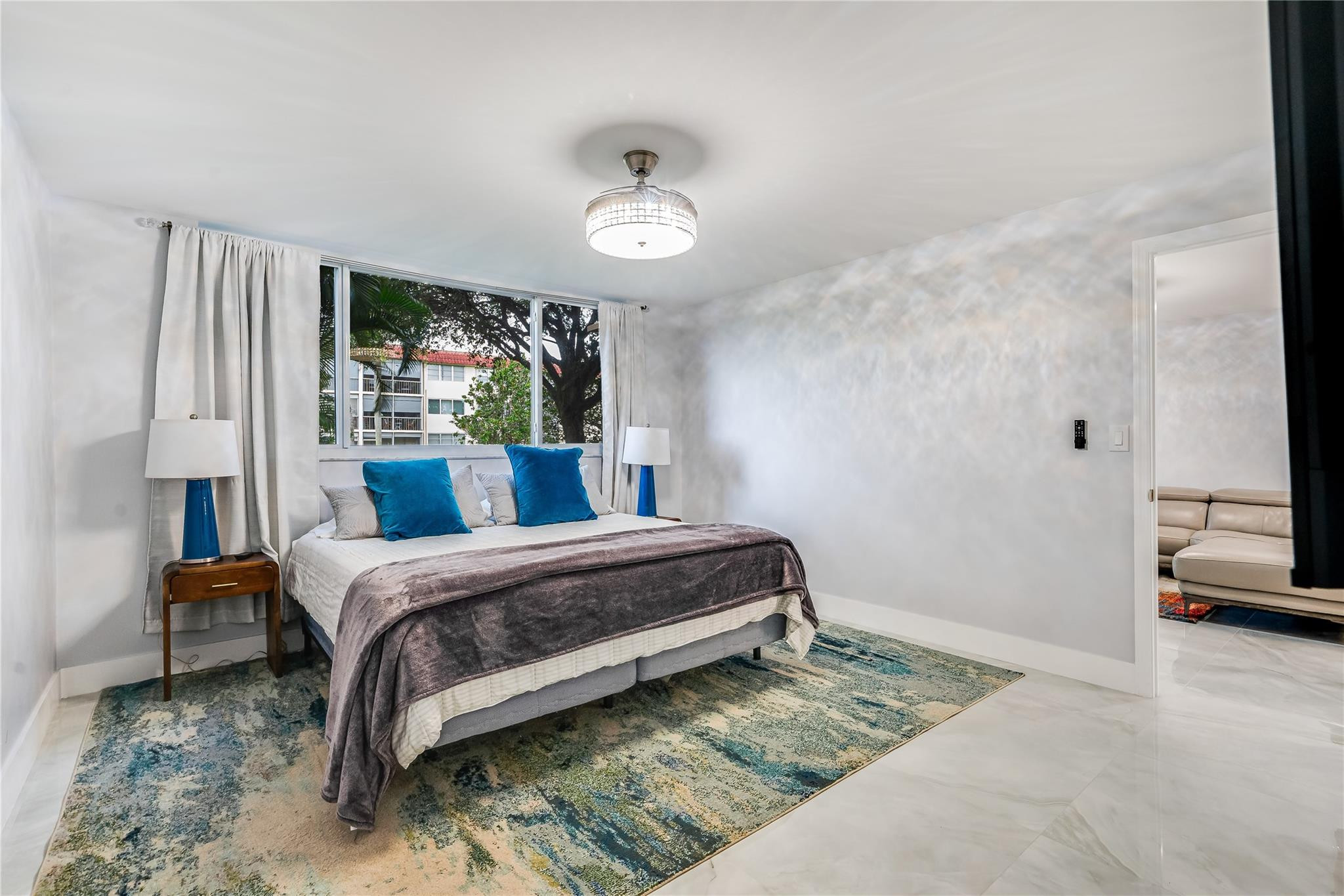 9523 S Hollybrook Lake #102, Pembroke Pines FL 33025