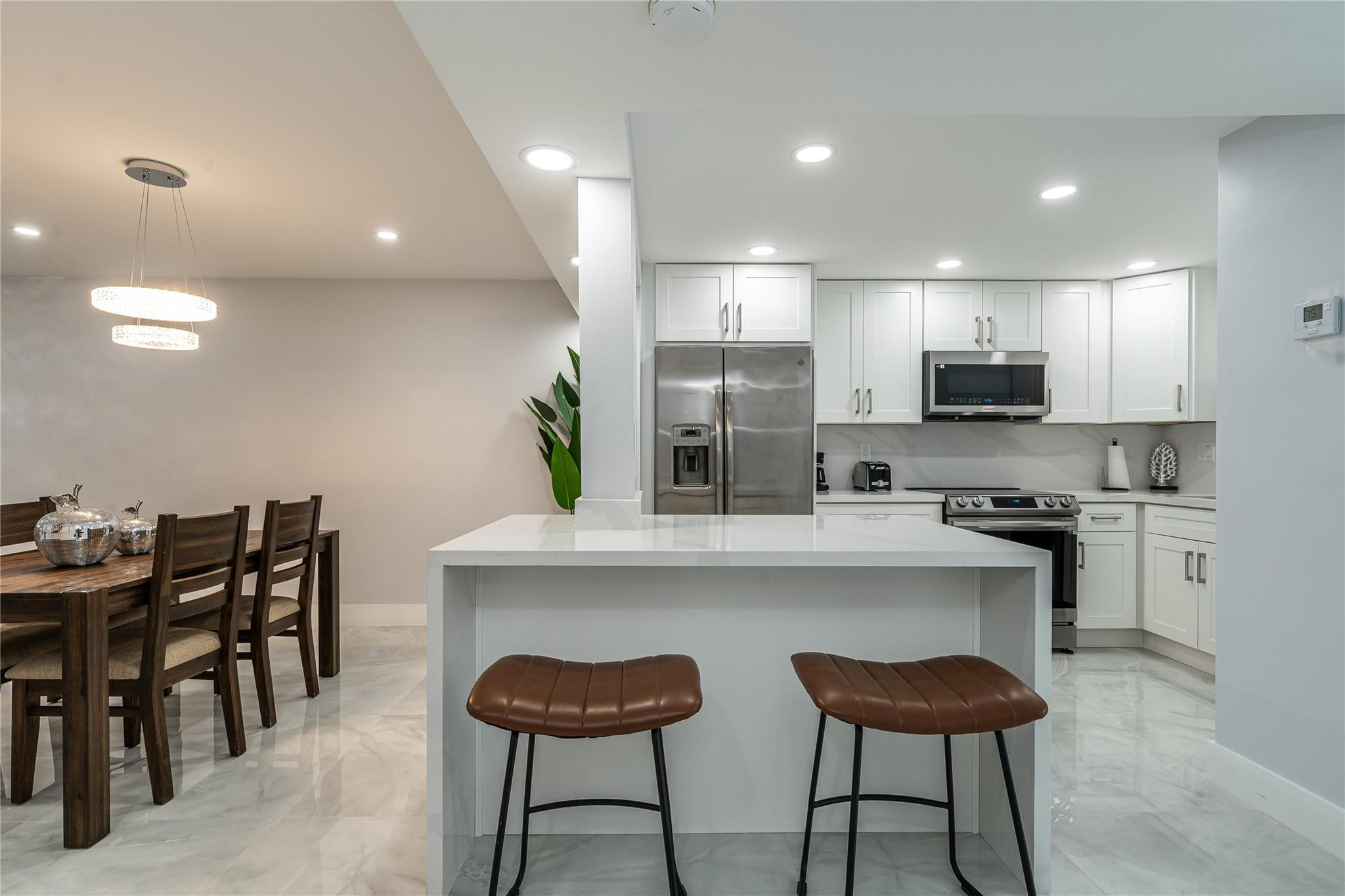 9523 S Hollybrook Lake #102, Pembroke Pines FL 33025