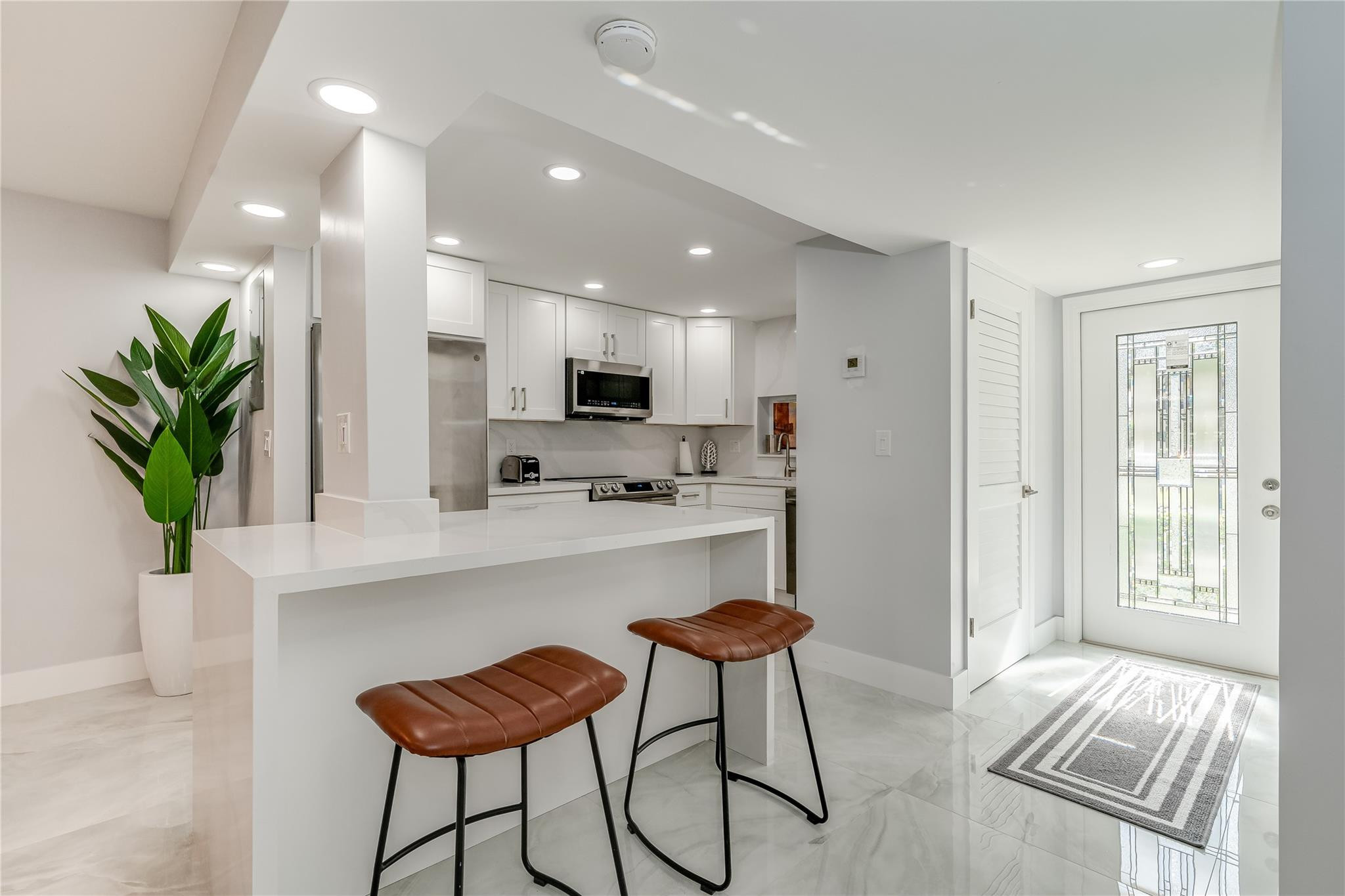 9523 S Hollybrook Lake #102, Pembroke Pines FL 33025