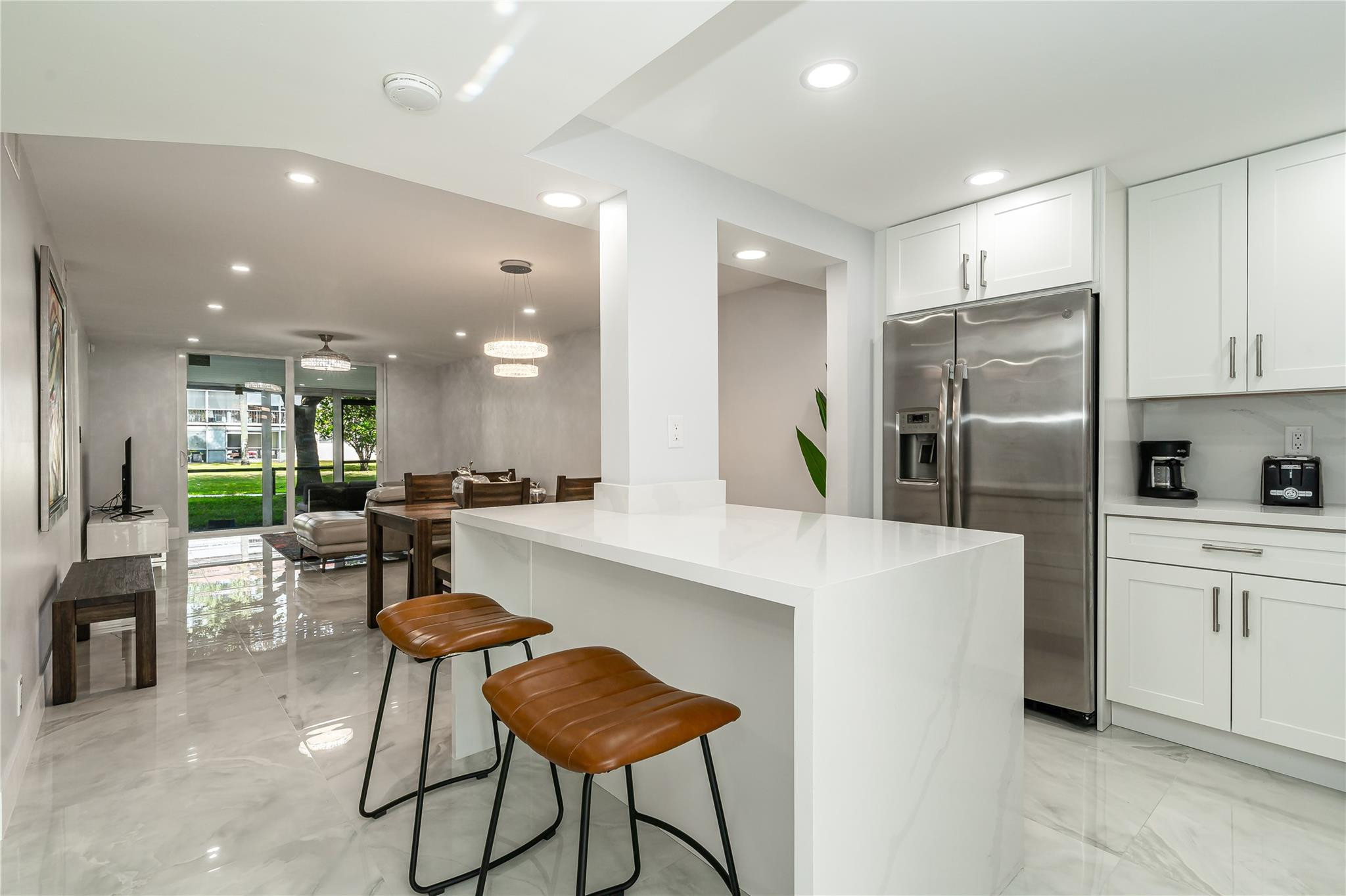 9523 S Hollybrook Lake #102, Pembroke Pines FL 33025