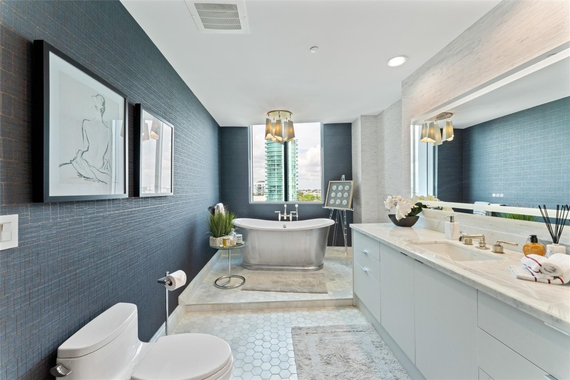 5959 Collins #1201, Miami Beach FL 33140
