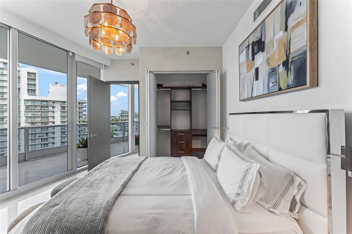 5959 Collins #1201, Miami Beach FL 33140