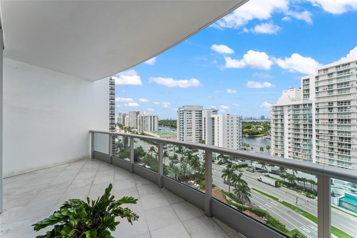5959 Collins #1201, Miami Beach FL 33140