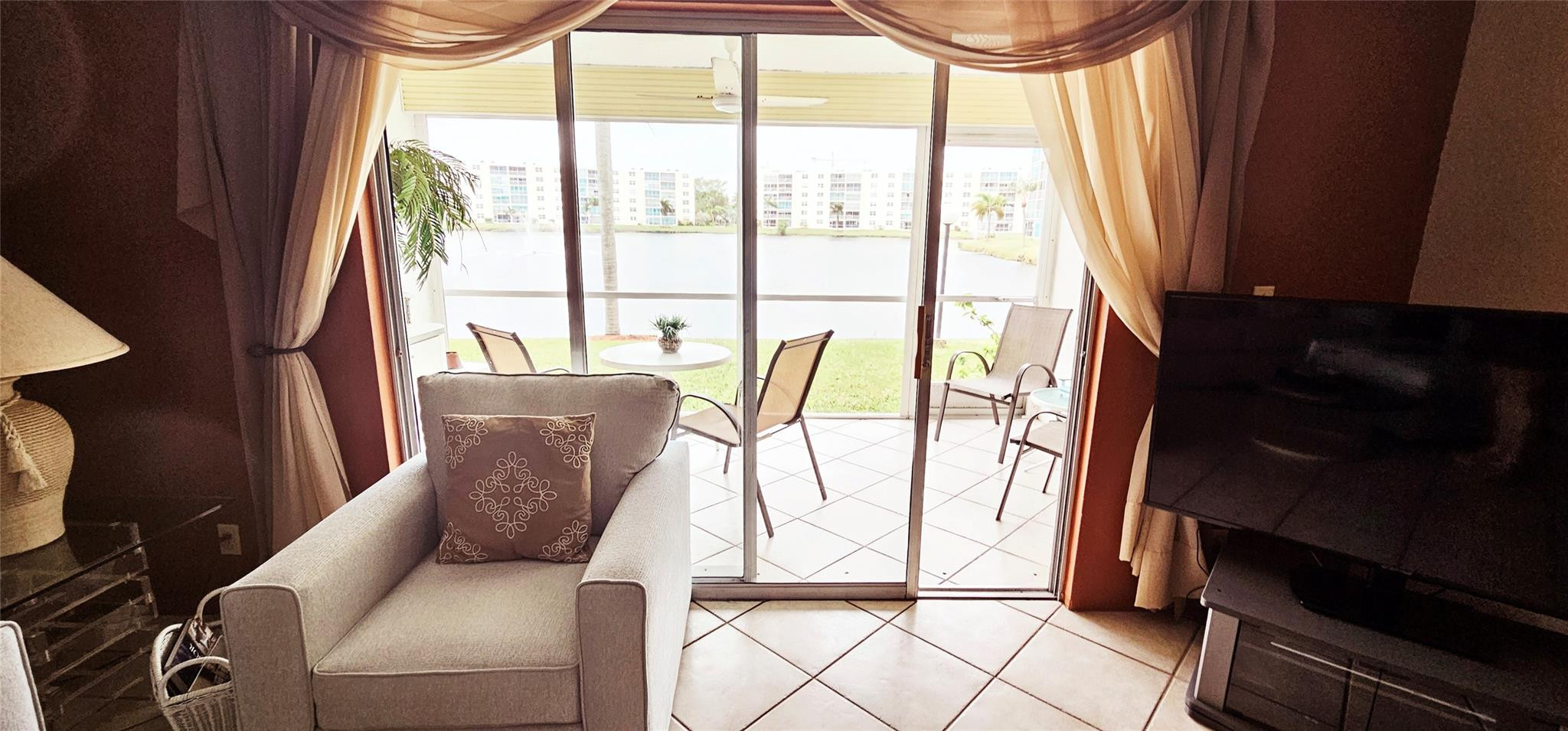 121 SE 3rd #106, Dania Beach FL 33004