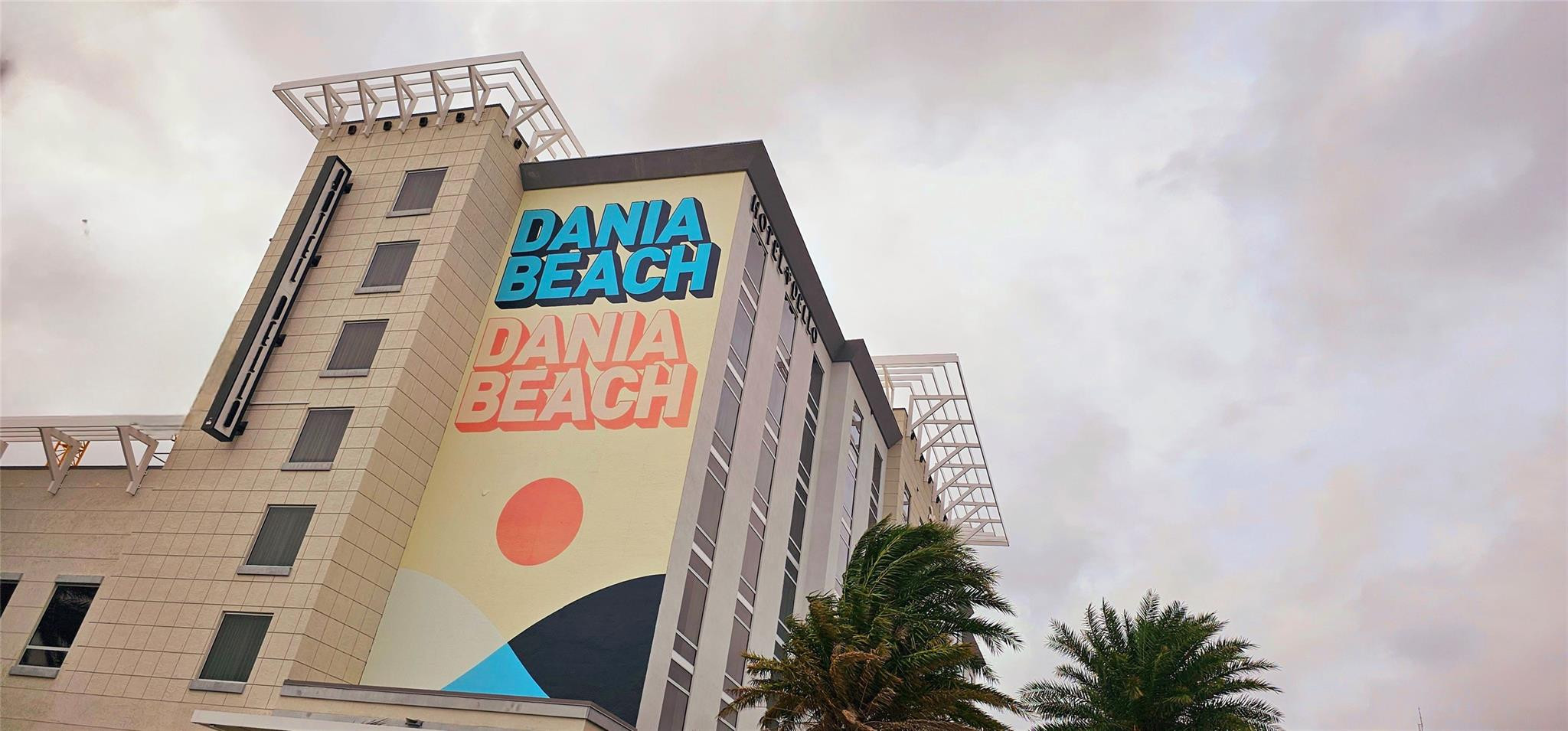 121 SE 3rd #106, Dania Beach FL 33004