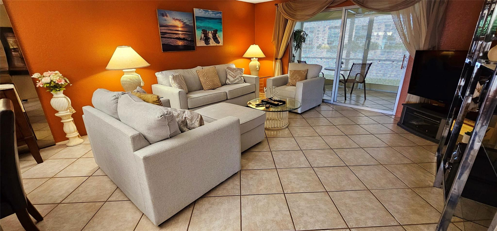 121 SE 3rd #106, Dania Beach FL 33004