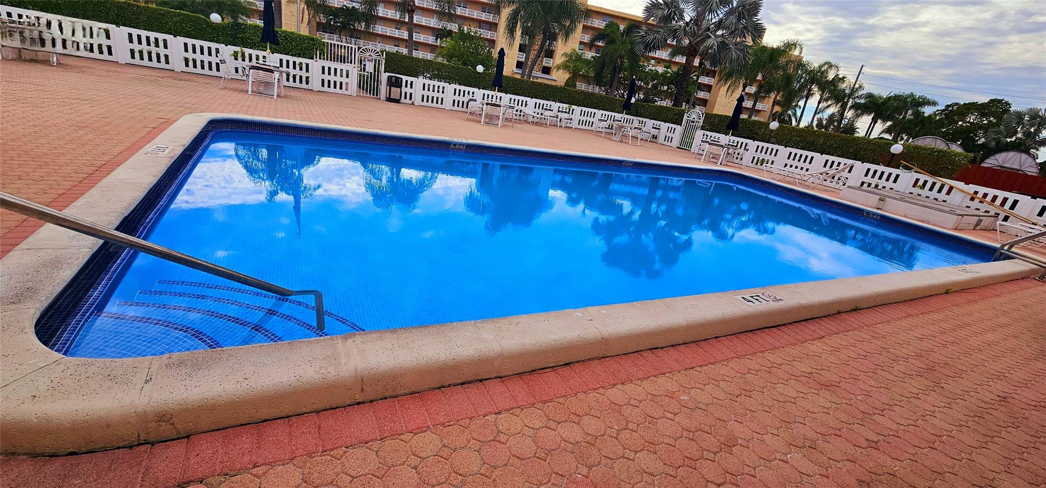 121 SE 3rd #106, Dania Beach FL 33004